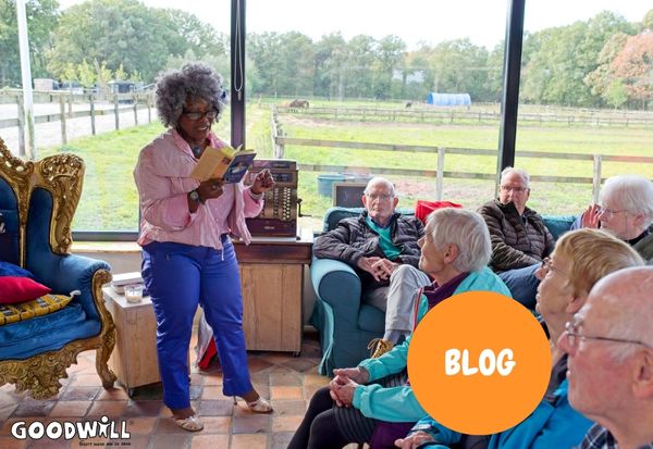 Gerda Havertong leest voor bij Ouderenlandgoed Grootenhout