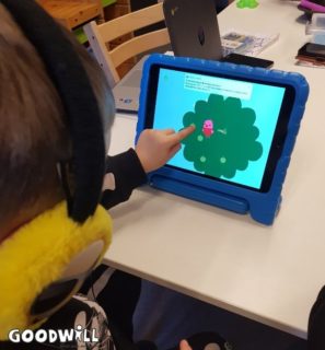 Spelletjes doen op de Ipad - Goodwill.nl