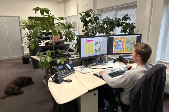 Goodwill's Puzzel- en Kleurboek wordt door DTP'er ingedeeld_Goodwill