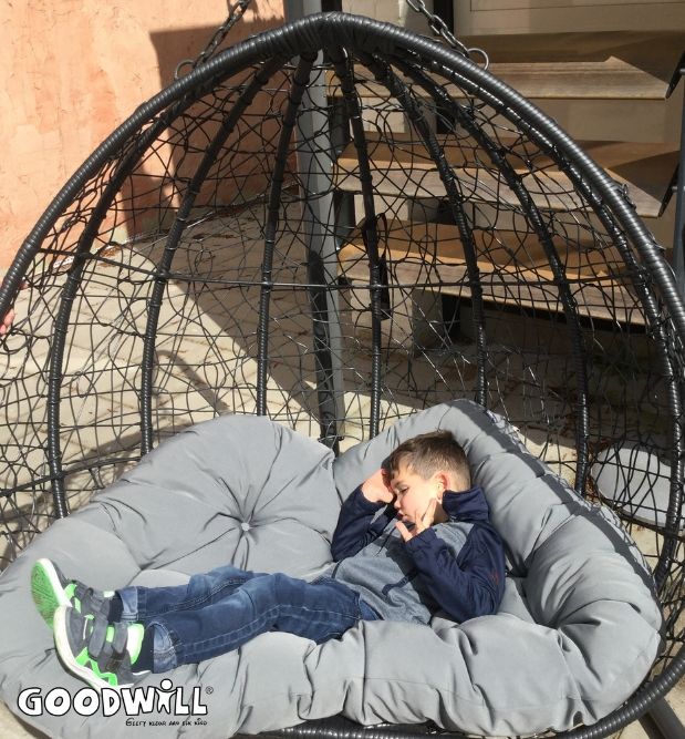 Schommelbank voor kinderen met een visuele beperking