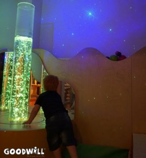 Foto van veel kleurrijke lichtjes-Goodwill.nl