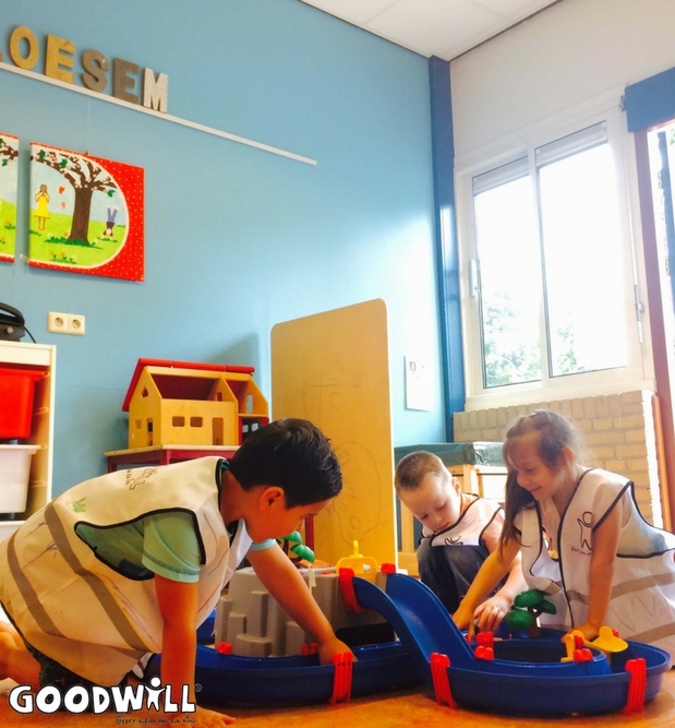 Nieuwe waterbaan en zandtafel bij Youké