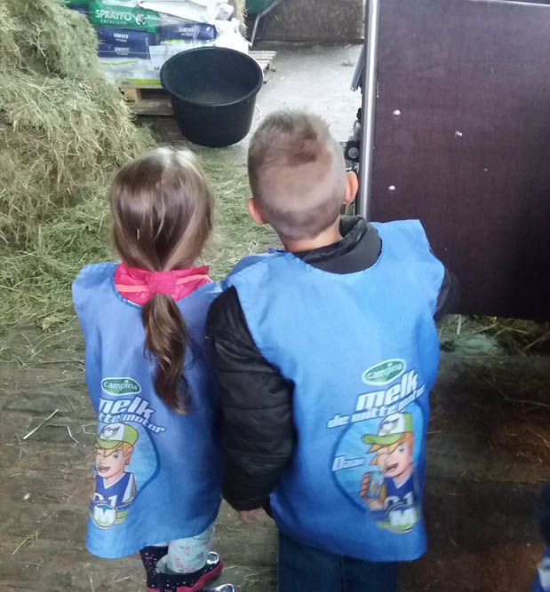 MKD De Speeldoos bezoekt Educaboerderij